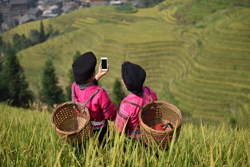 polja-kina
https://pixabay.com/photos/women-china-yao-minority-7217461/