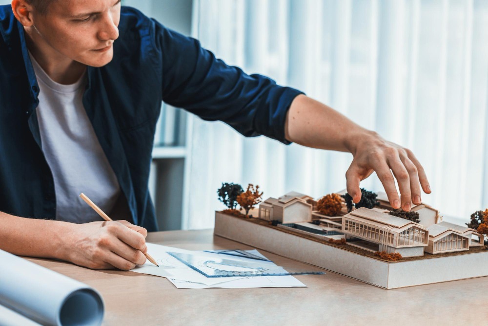 muskarac razmatra ponudu stambenih kredita